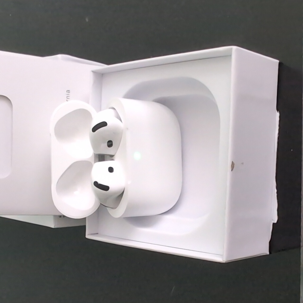 Wireless Earbuds - White - Picture 3 of 3